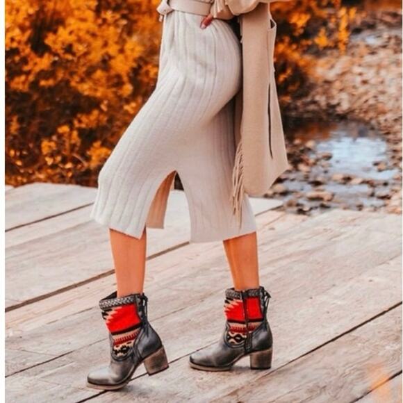 FREEBIRD by Steven Black Red Songbird Southwestern Leather Ankle Boo size 10